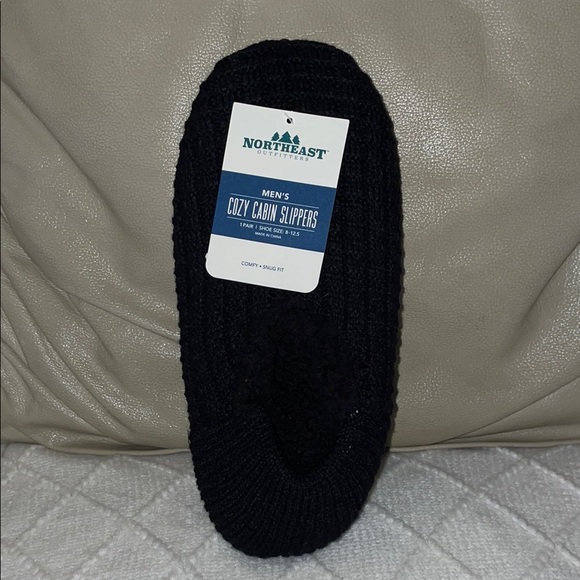 Northeast Outfitters Other - NWT Northeast Outfitters Men’s Black Cozy Cabin Slippers